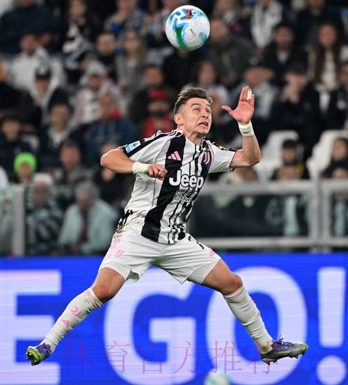 意媒:巴斯克斯要求500万欧年薪 尤文米兰无法满足